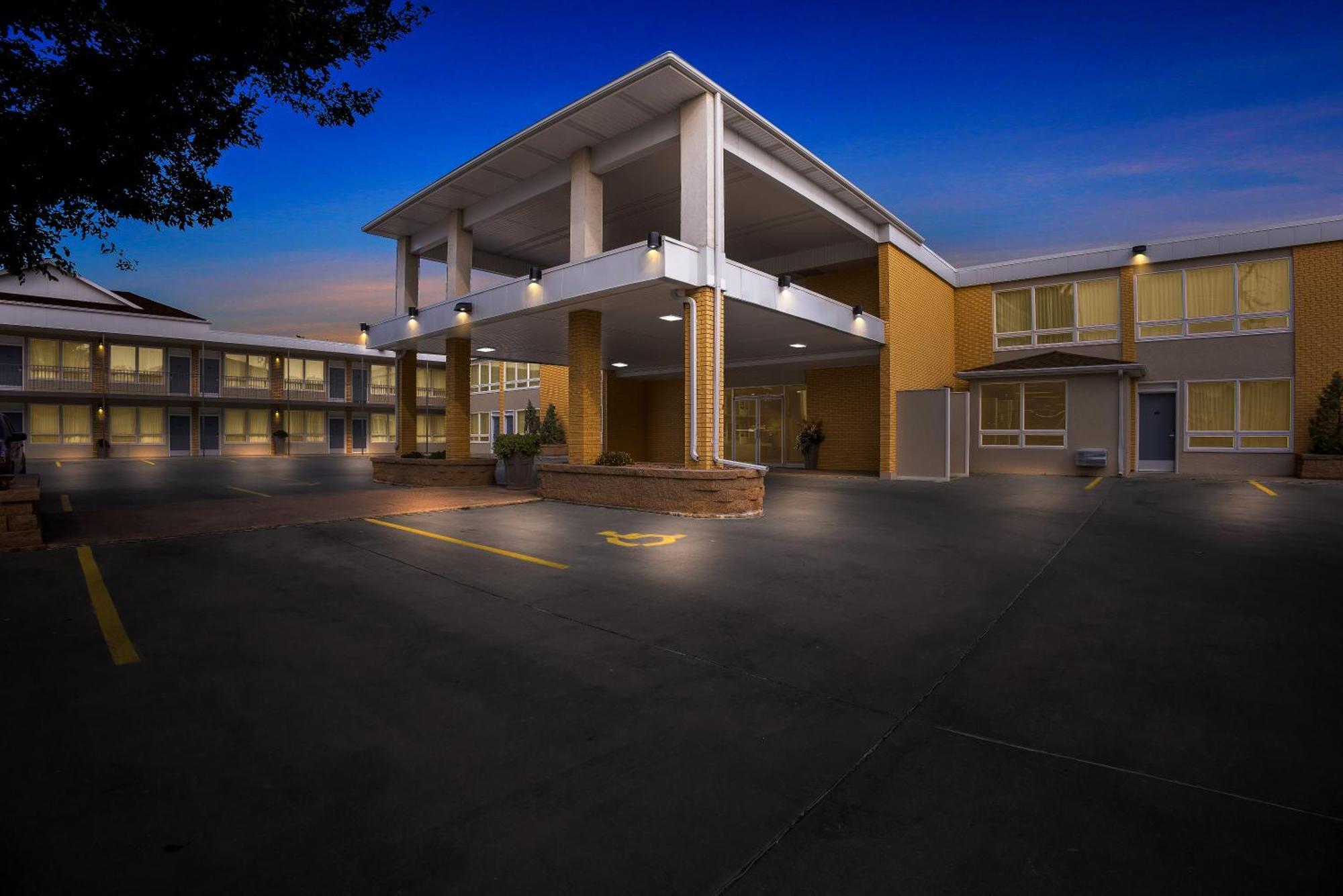 Best Western Lee'S Motor Inn Chamberlain Exterior photo